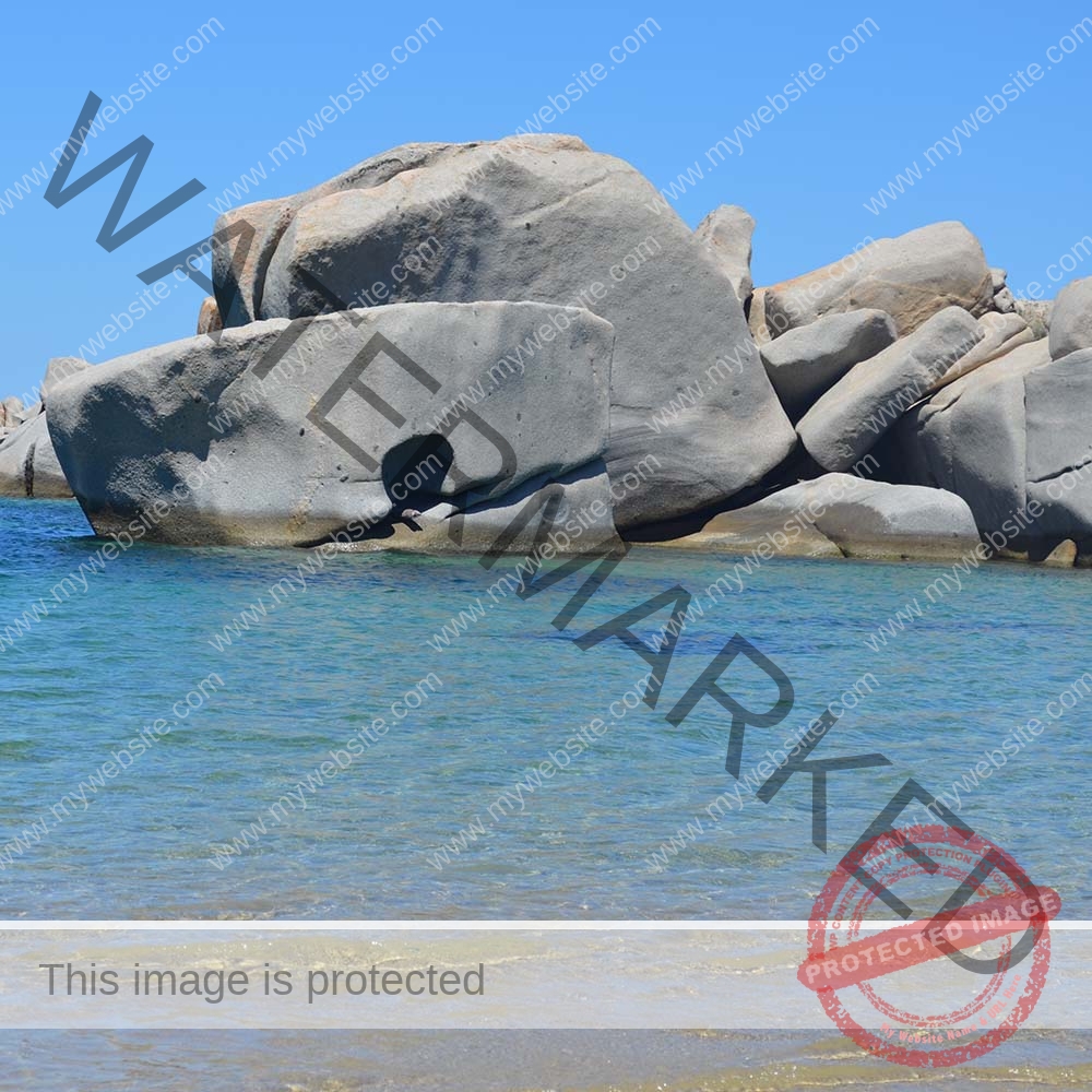 ENORMES BLOCS DE GRANIT AUX LAVEZZI