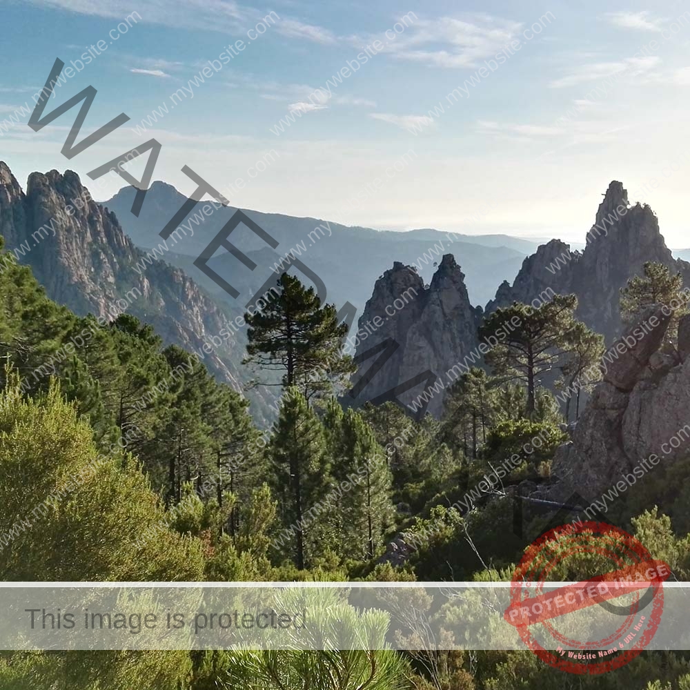 LE SITE GRANDIOSE DE BAVELLA