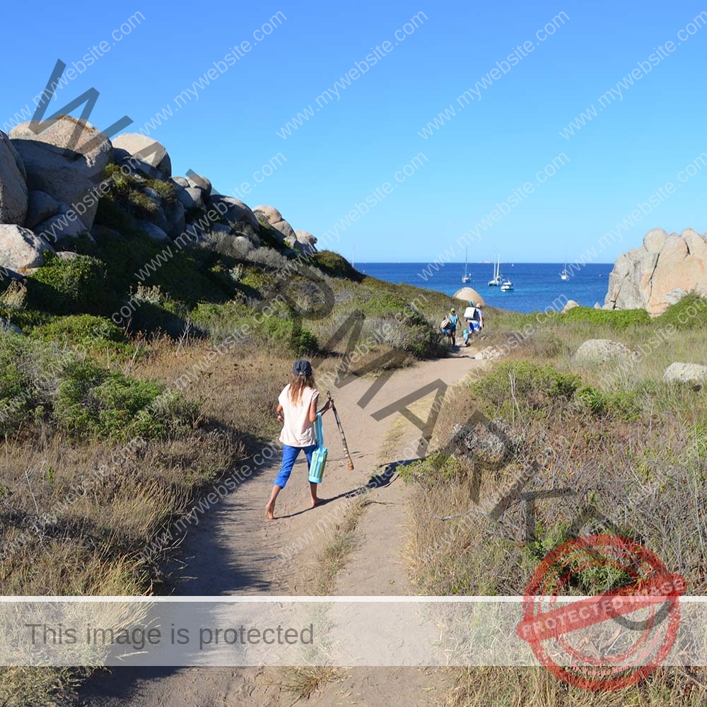 SENTIER ÎLE LAVEZZI